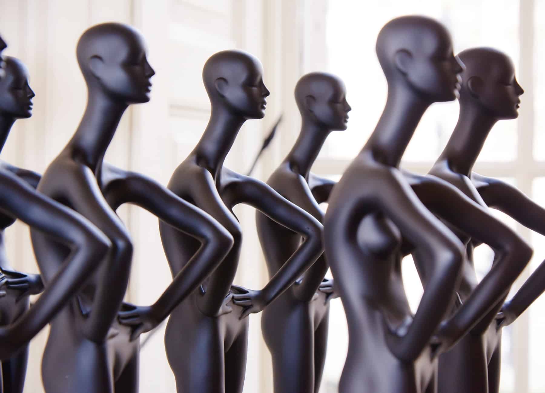 Mini Aloof mannequins ifs16 curator award 2016