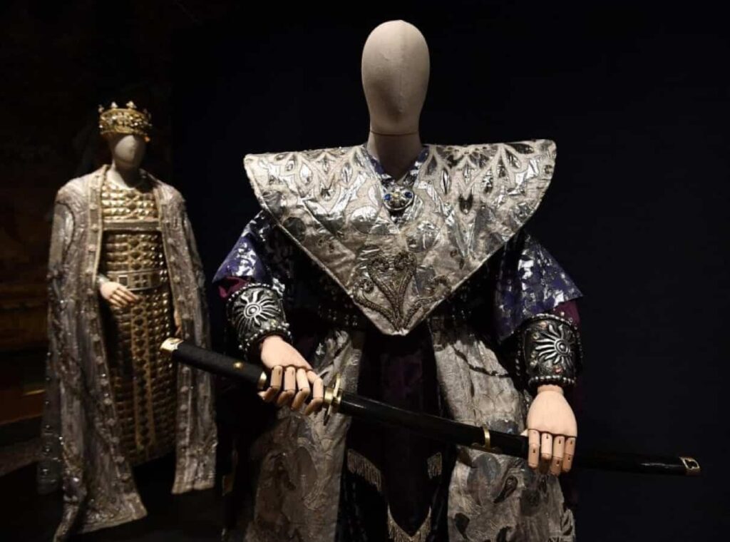 bonaver bespoke bust forms la scala exhibition