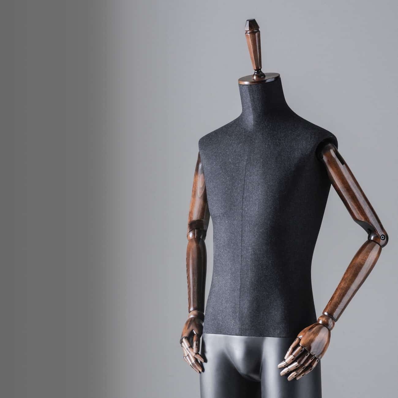 Sartorial Men | Headless male mannequin with fixed legs and articulated arms