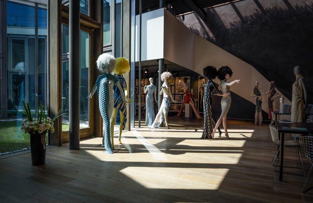 Obsession female mannequins for Linea Piu exhibition