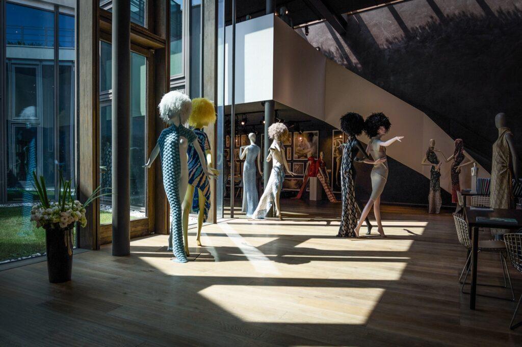 Obsession female mannequins for Linea Piu exhibition