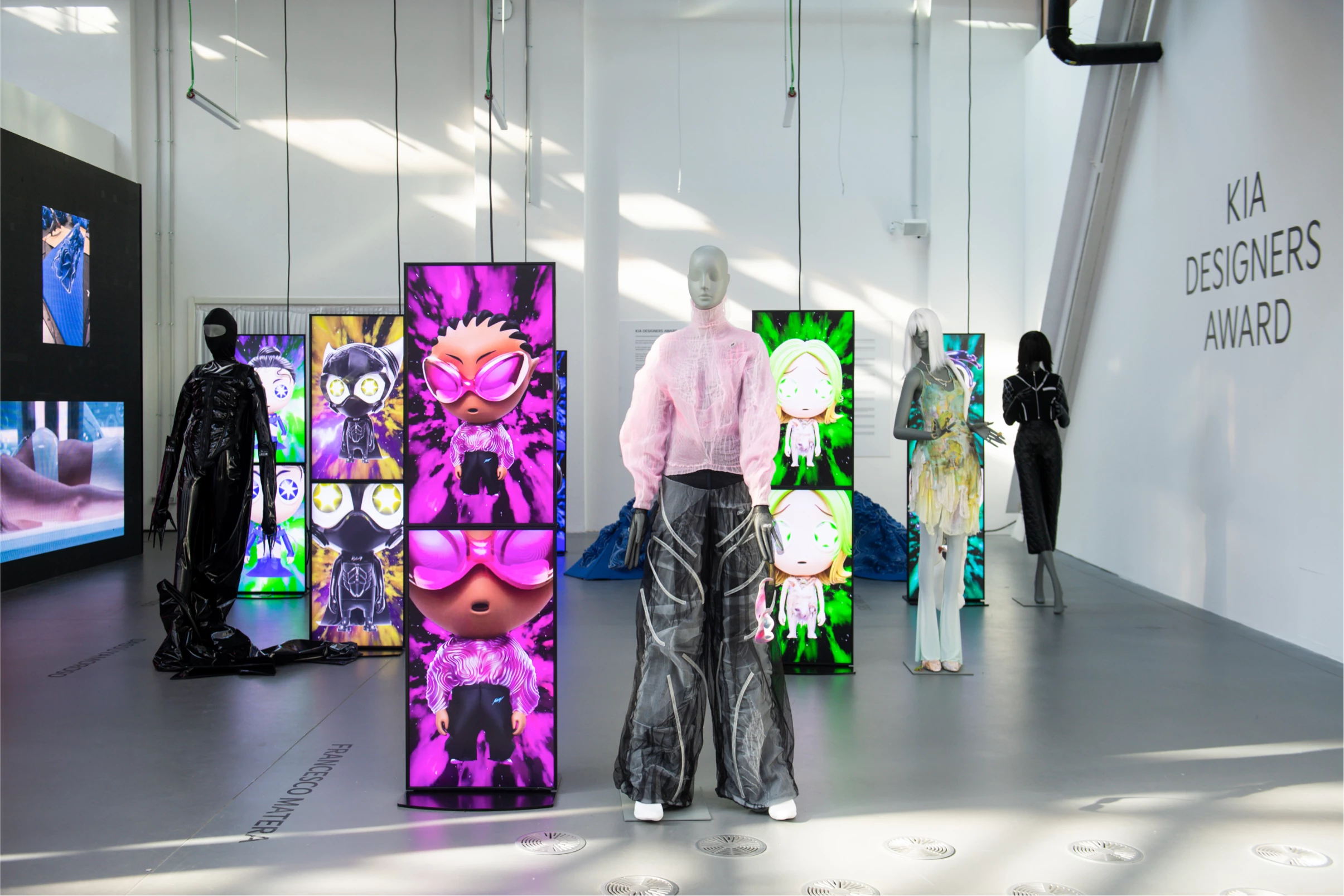Schläppi Aloof mannequins for Fashion Hub