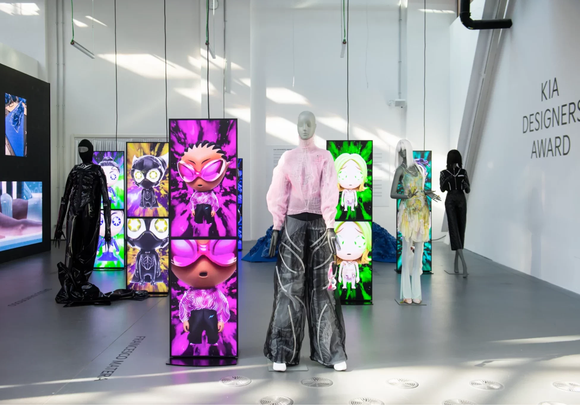 Schl&auml;ppi Aloof mannequins for Fashion Hub