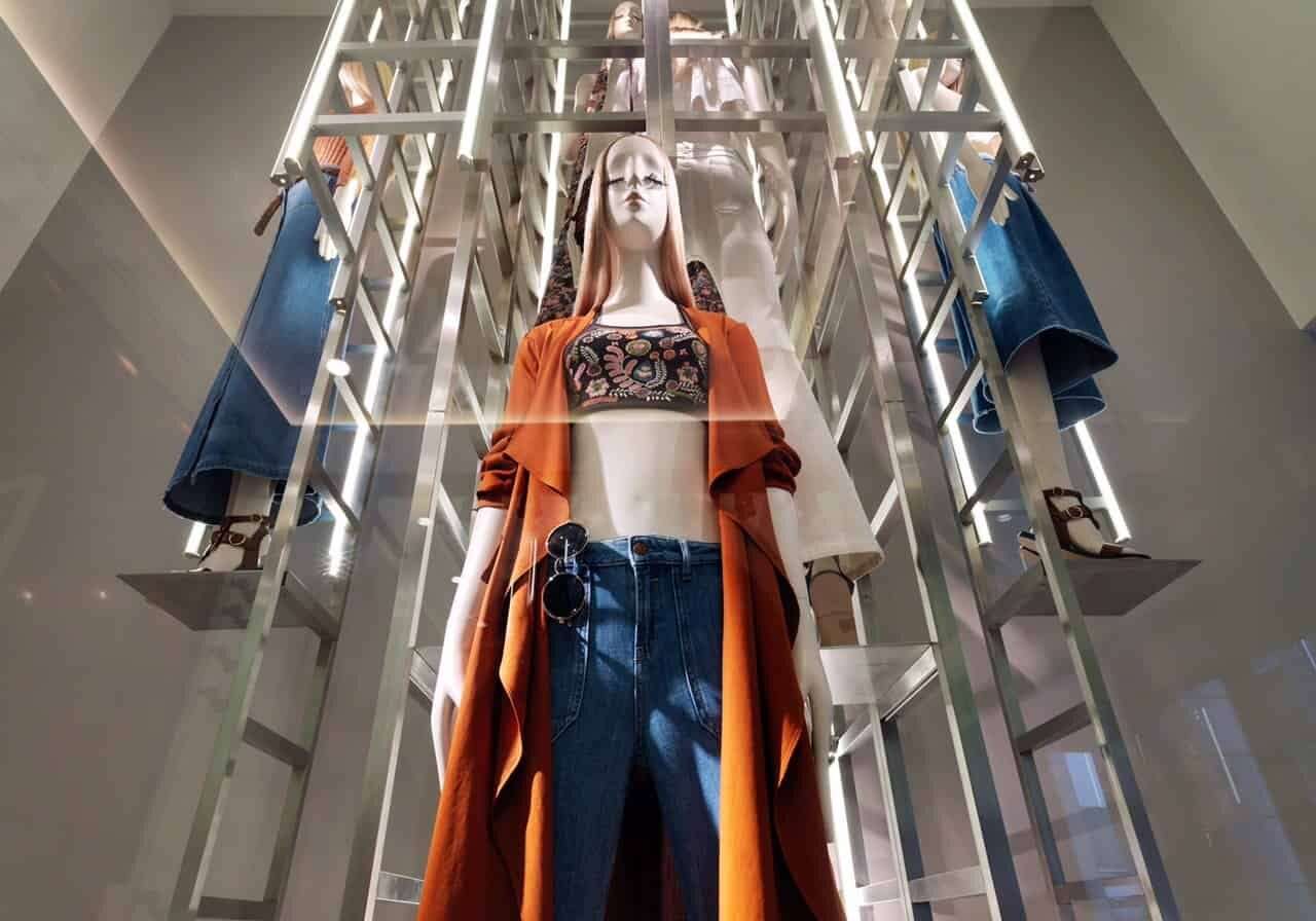 Schl&auml;ppi 2000 Female Mannequins Collection for Zara