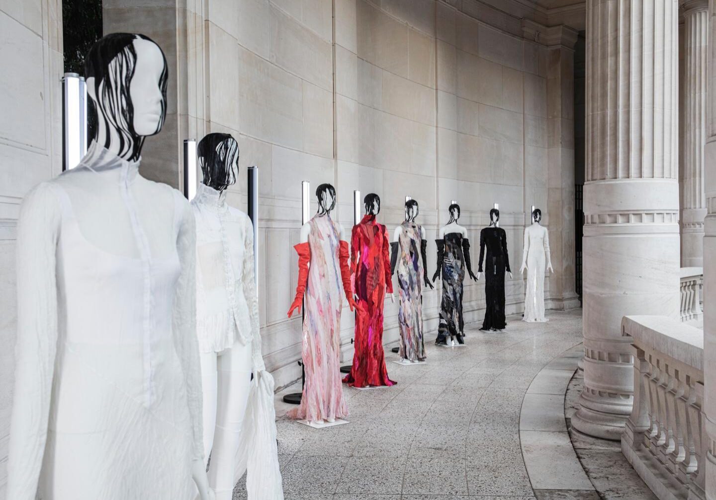 aloof-mannequins-olivier-theyskens-02