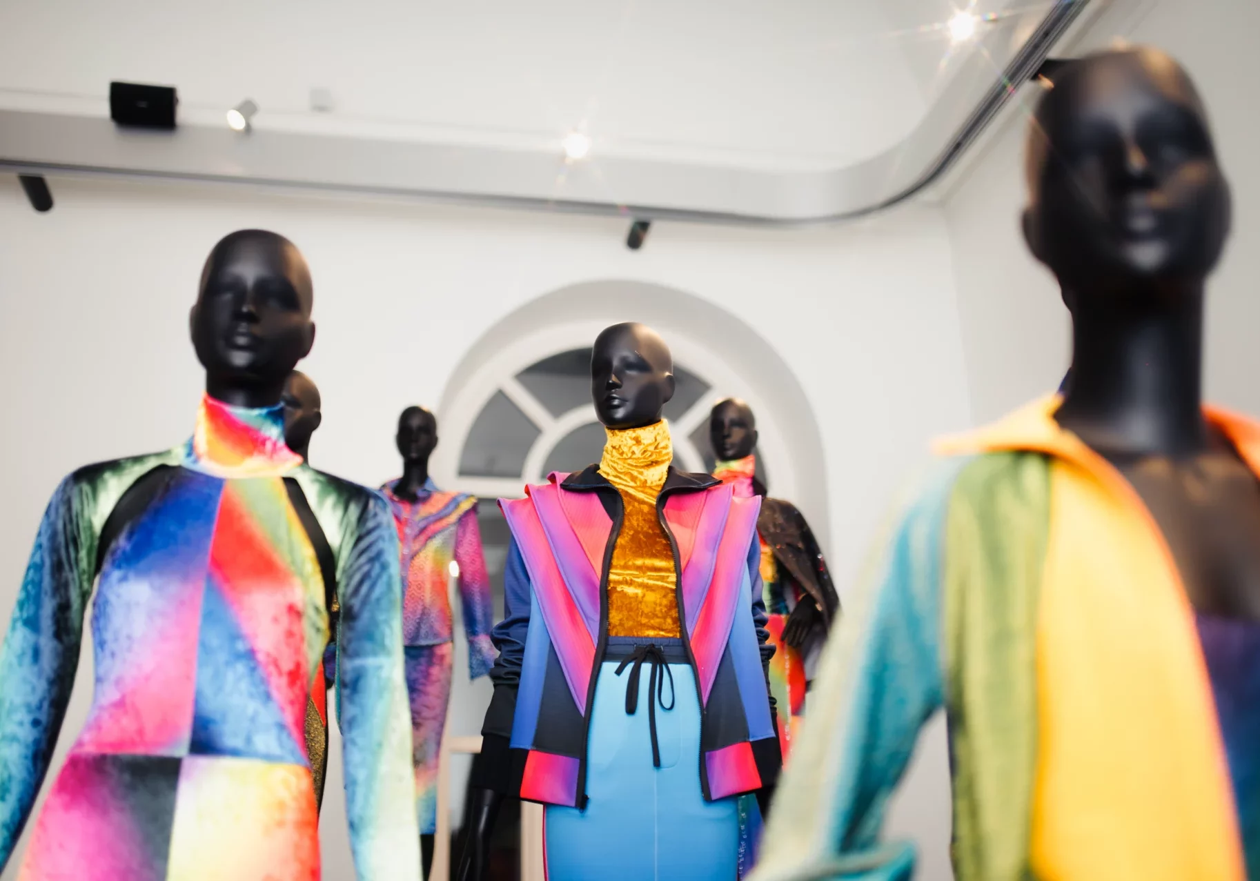 bonaveri-mannequins-milan-fashion-week-24-01@1x