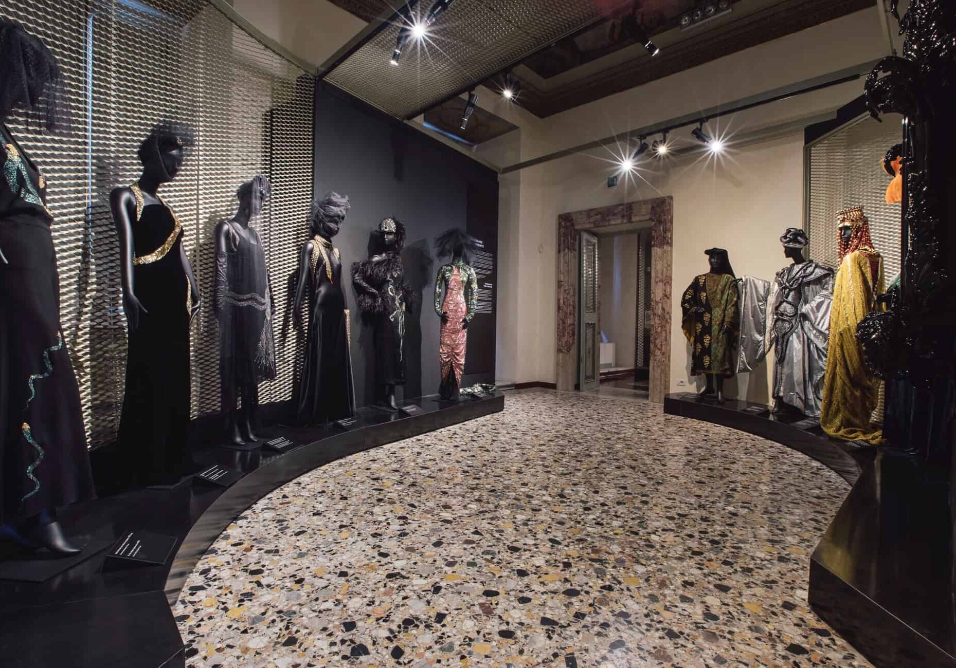 bulgari schlappi 2220 exhibition serpentiform rome