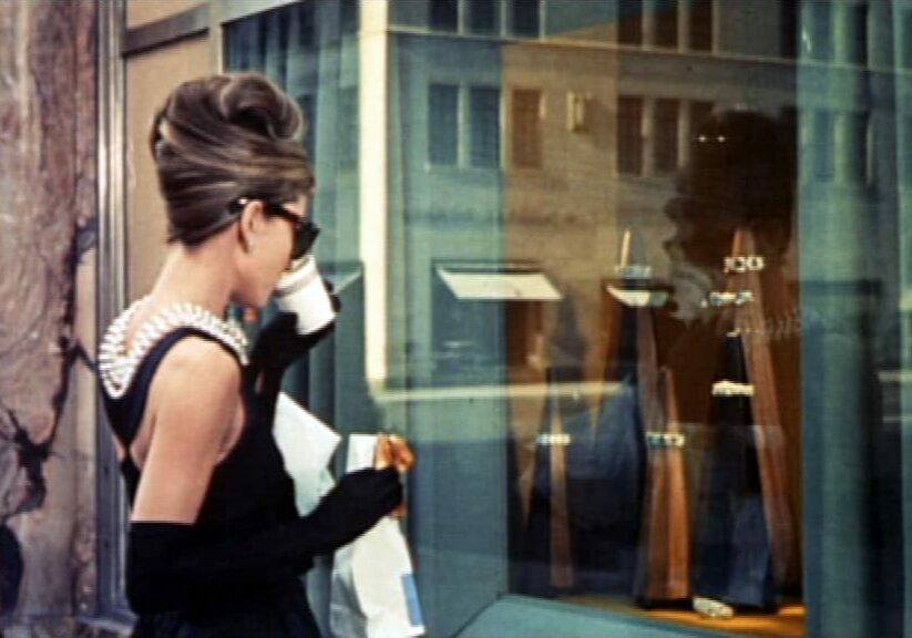 https://bonaveri.com/wp-content/uploads/2016/11/04203637/cropped-Audrey_Hepburn_in_Breakfast_at_Tiffanys.jpg