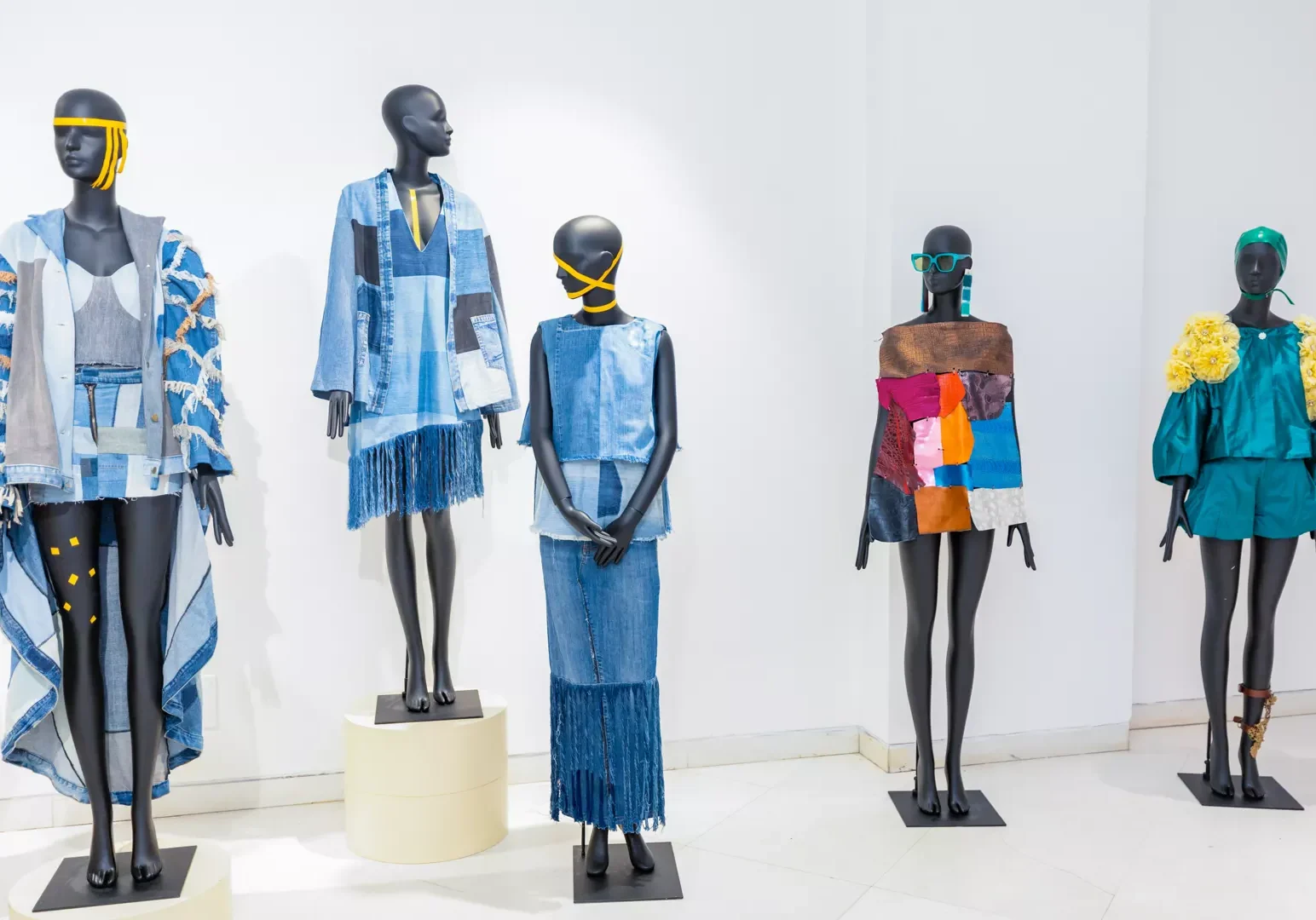 gloloco-aloof-mannequins-04@1x