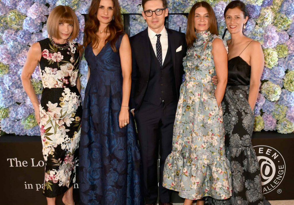 LONDON, ENGLAND - SEPTEMBER 21:  Anna Wintour, Livia Firth, Erdem Moralioglu, Natalie Massenet and Sally Singer attend the London 2015 Green Carpet Collection By Erdem in partnership with Mercedes-Benz at the Wallace Collection on September 21, 2015 in London, England.  (Photo by David M. Benett/Dave Benett / Getty Images for Eco-Age/ERDEM) *** Local Caption *** Anna Wintour; Livia Firth; Erdem Moralioglu; Natalie Massenet; Sally Singer