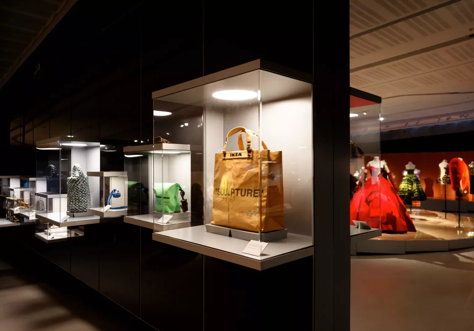 interior shot of maxxi fashion exhibition in Rome using Bonaveri bust forms