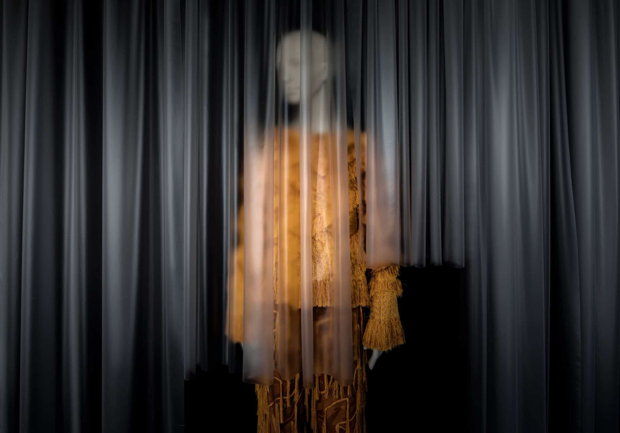 tribe-female-mannequin-shanghai-fashion-week-01