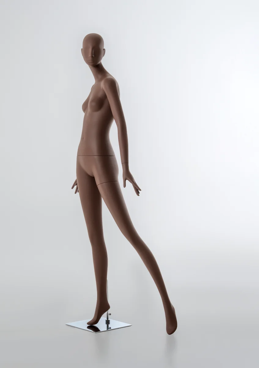 Schläppi 8000 Obsession mannequin on a white background: view the collection